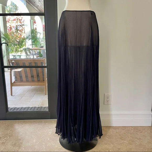 🌟SOLD🌟 Vintage Chanel Silk Skirt Set - Picture 4 of 12